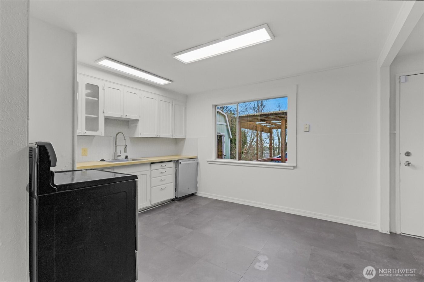 833 E Marine View Drive , Everett, WA 98201