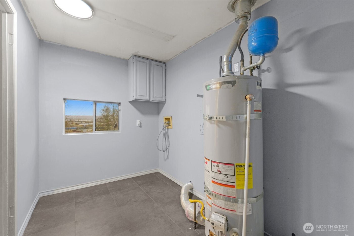 833 E Marine View Drive , Everett, WA 98201