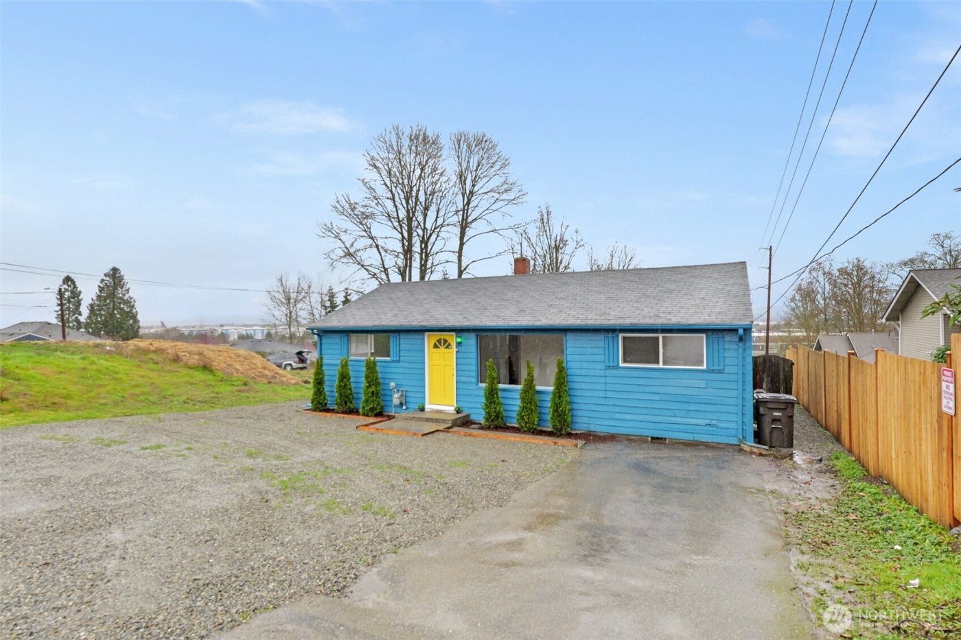 833 E Marine View Drive , Everett, WA 98201