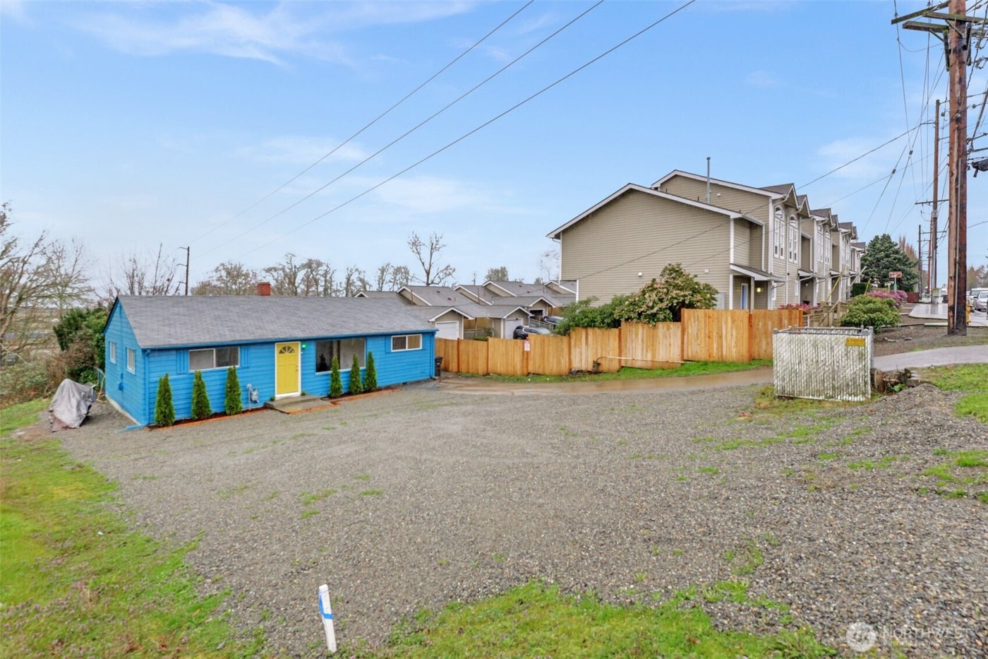 833 E Marine View Drive , Everett, WA 98201