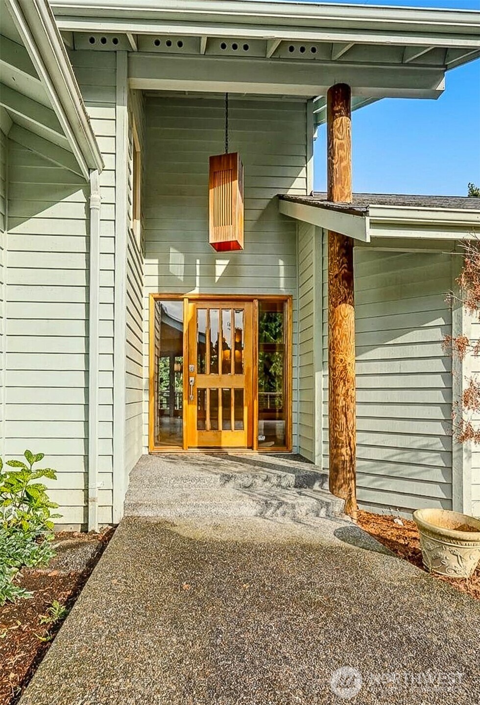 2710 Viewcrest Avenue , Everett, WA 98203