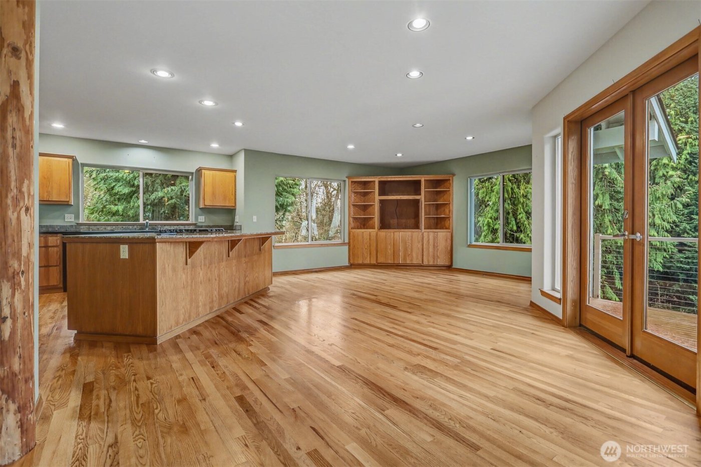 2710 Viewcrest Avenue , Everett, WA 98203