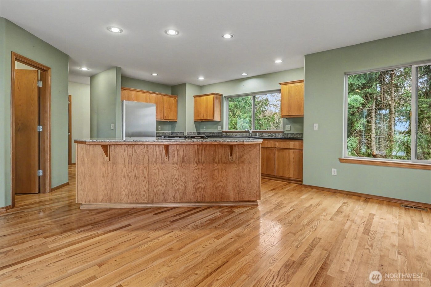 2710 Viewcrest Avenue , Everett, WA 98203