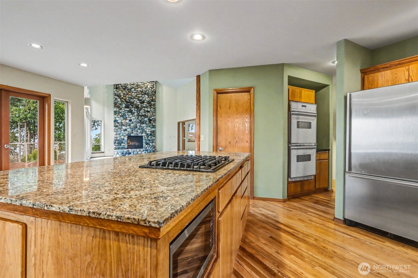 2710 Viewcrest Avenue , Everett, WA 98203