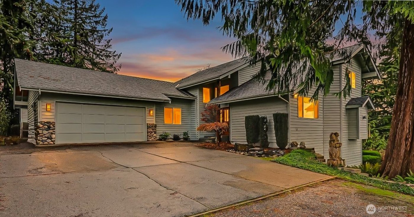 2710 Viewcrest Avenue , Everett, WA 98203