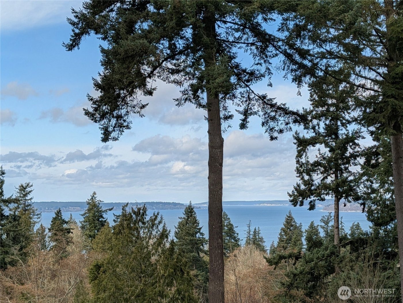 2710 Viewcrest Avenue , Everett, WA 98203
