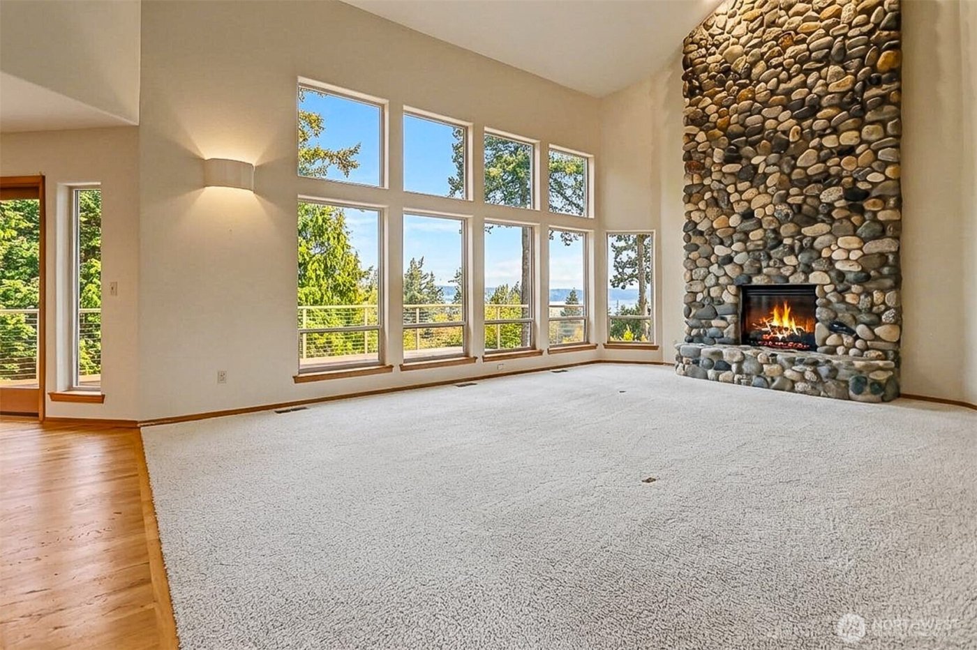 2710 Viewcrest Avenue , Everett, WA 98203