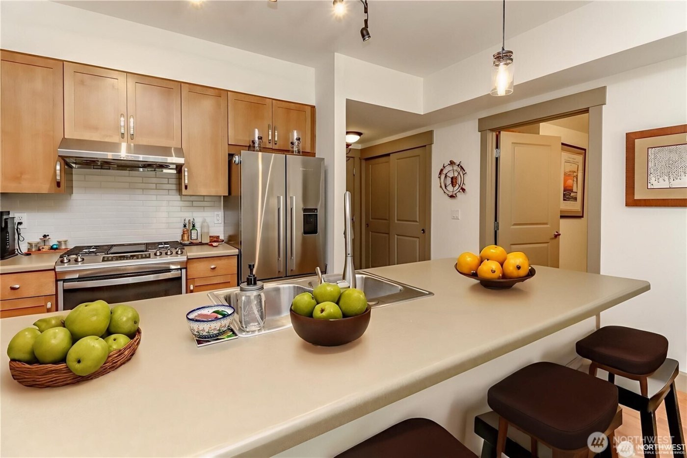 1840 25th Avenue NE #204, Issaquah, WA 98029