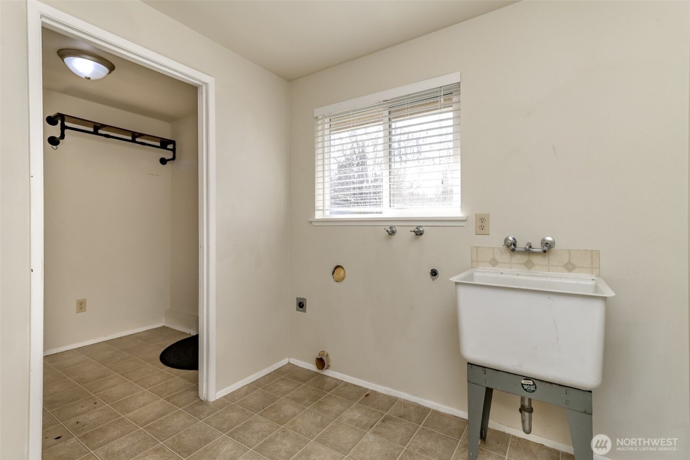 8520 Woodland Avenue E, Puyallup, WA 98371