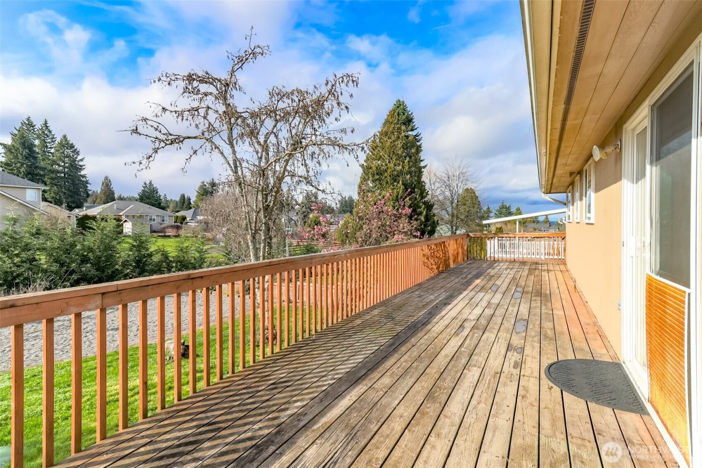 8520 Woodland Avenue E, Puyallup, WA 98371