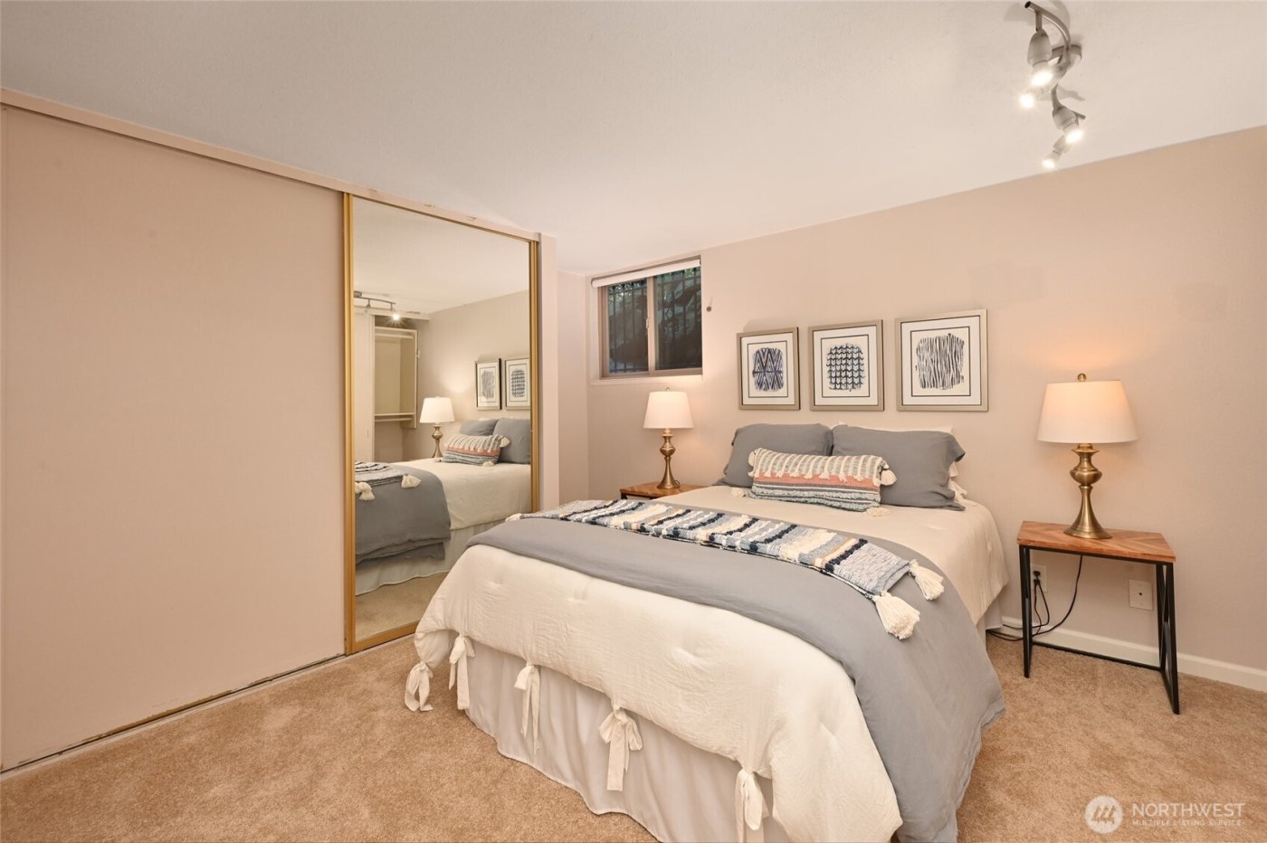 3400 25th Avenue W #101, Seattle, WA 98199