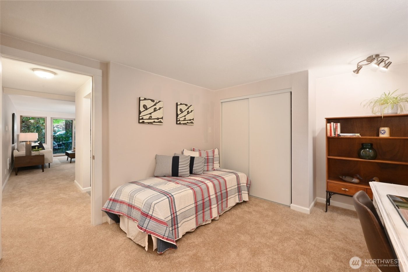 3400 25th Avenue W #101, Seattle, WA 98199