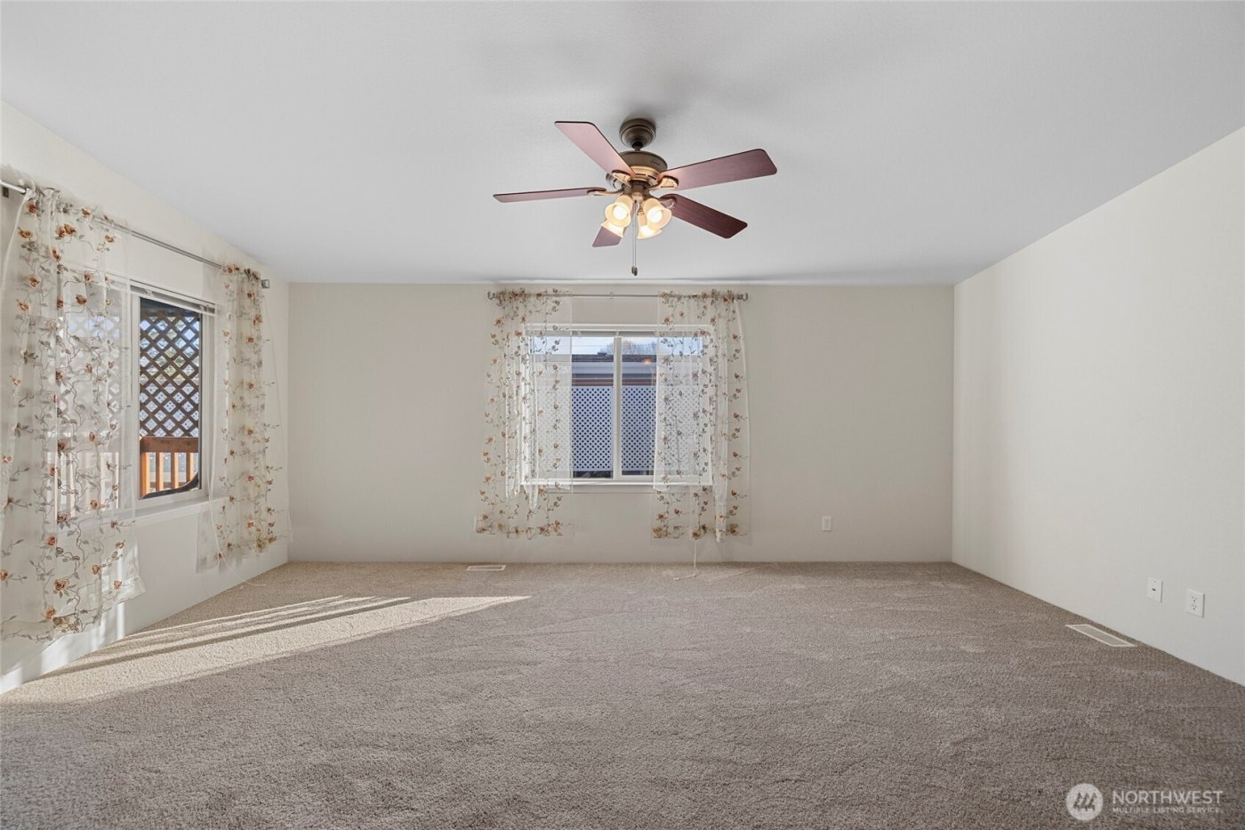 225 NE Ernst Street #73, Oak Harbor, WA 98277