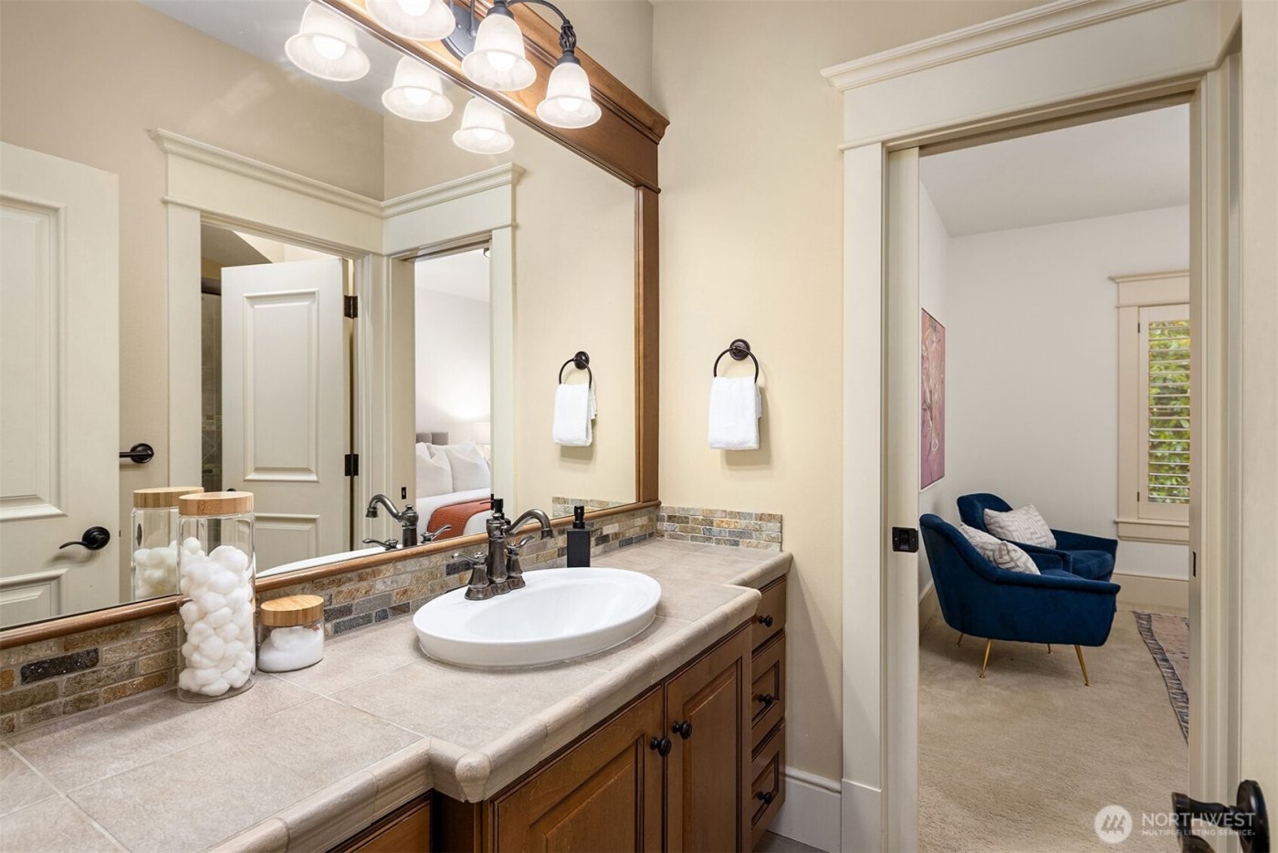 805 92nd Avenue NE, Bellevue, WA 98004