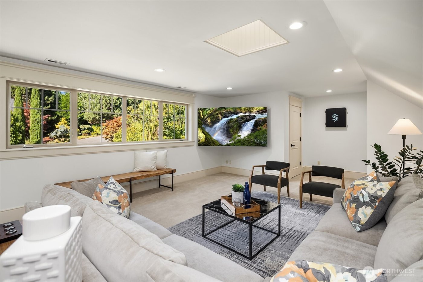 805 92nd Avenue NE, Bellevue, WA 98004