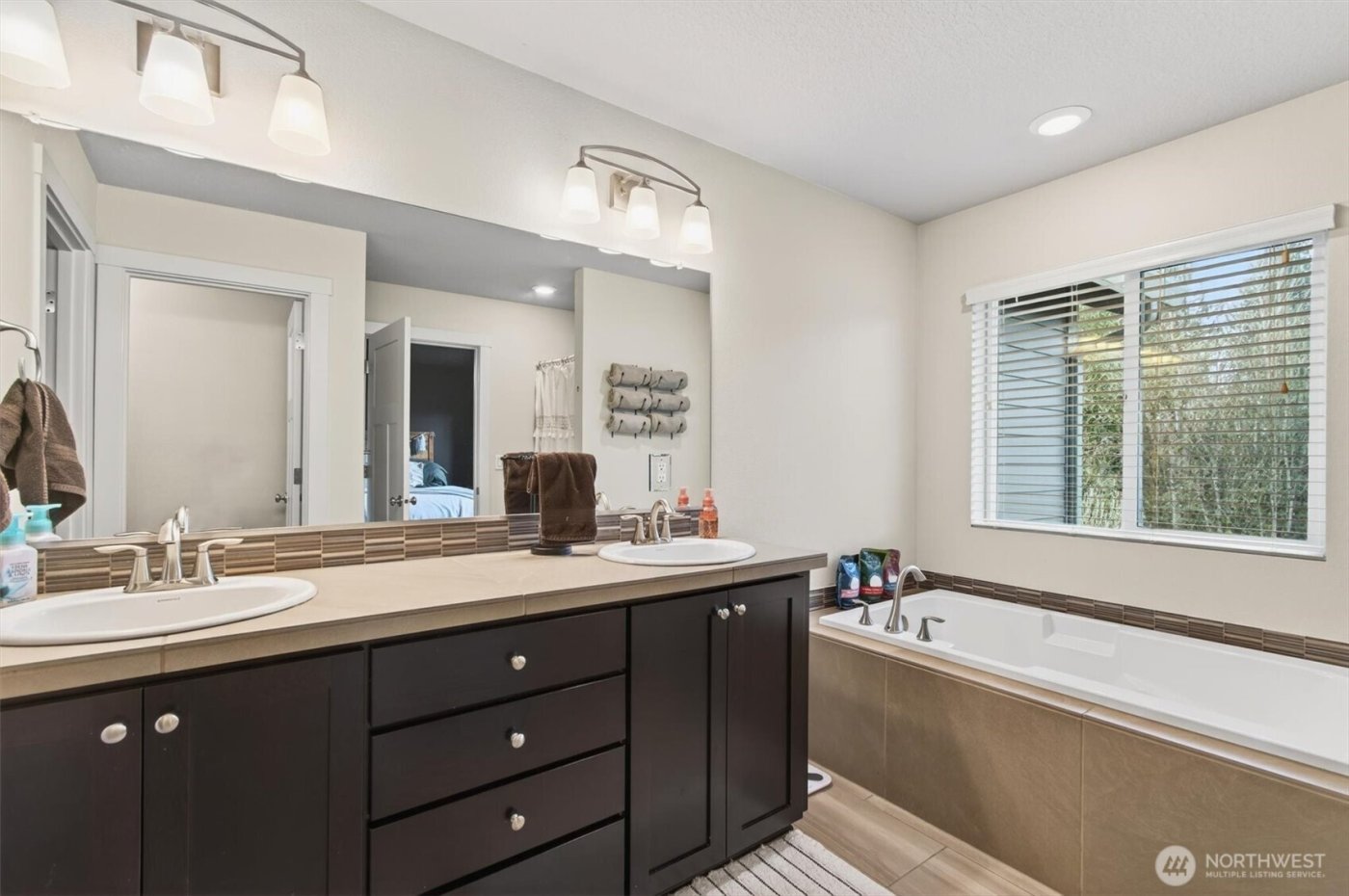 3731 S Willow Drive , Ridgefield, WA 98642