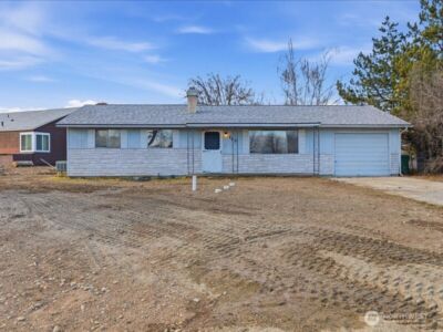 702 West Ridge Drive , Omak, WA 98841