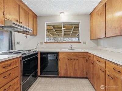 702 West Ridge Drive , Omak, WA 98841 - Photo 10