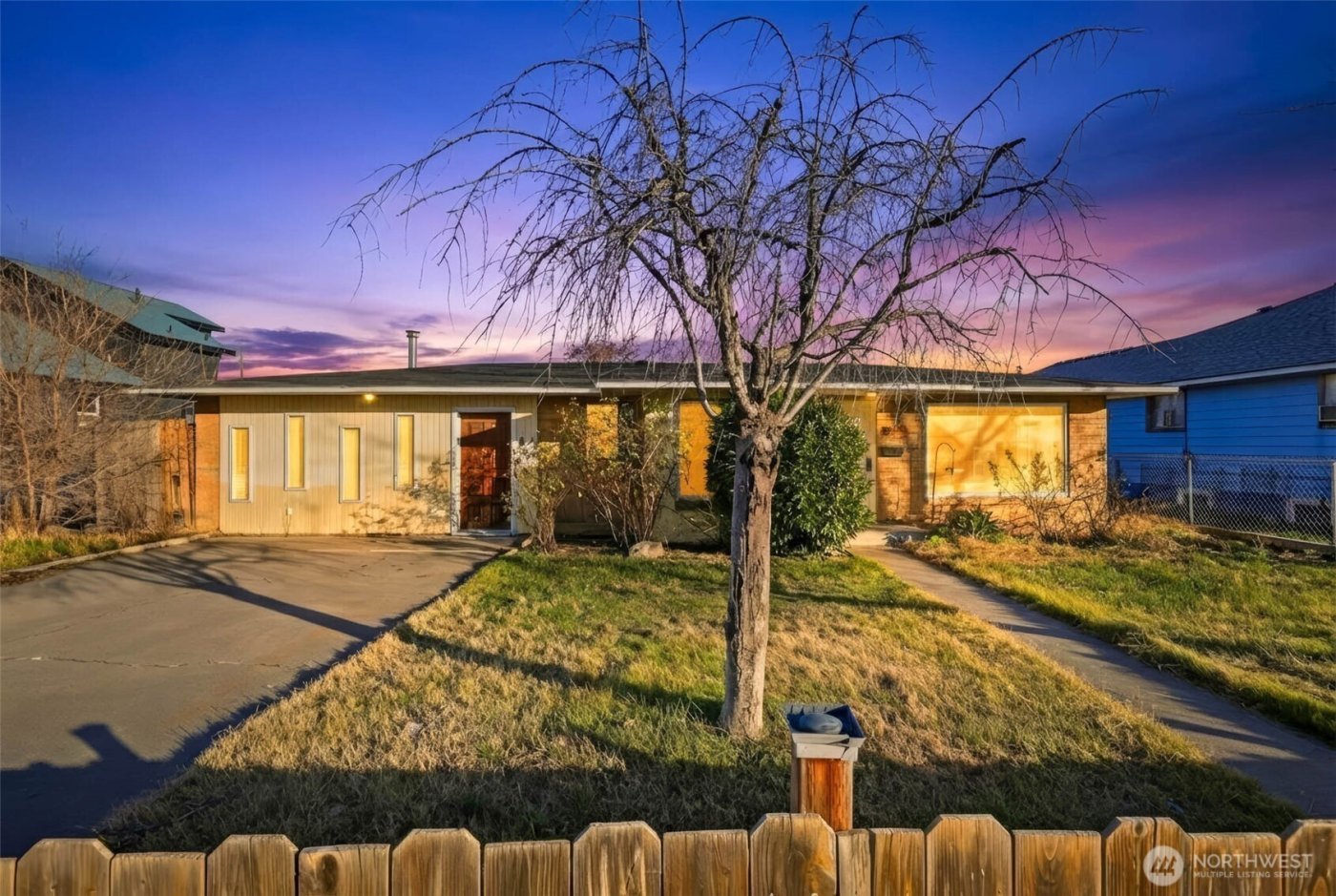 837 S Hawthorne Street , Kennewick, WA 99336