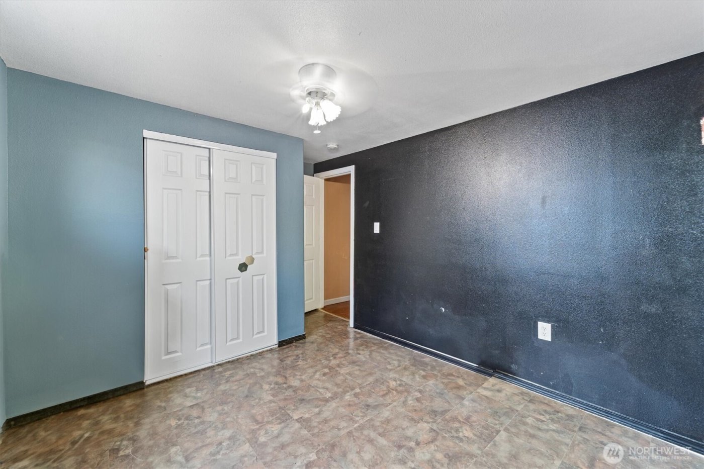 837 S Hawthorne Street , Kennewick, WA 99336