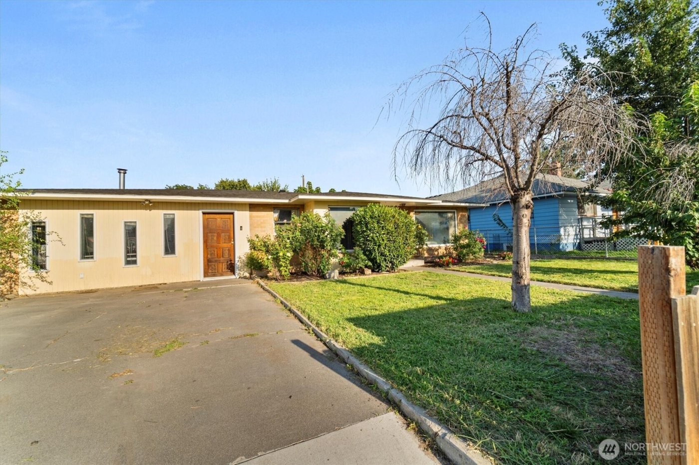 837 S Hawthorne Street , Kennewick, WA 99336