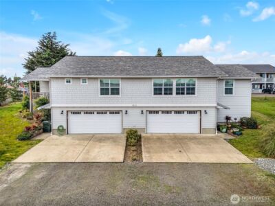 1401 N Ocean Beach Boulevard #A & B, Long Beach, WA 98631