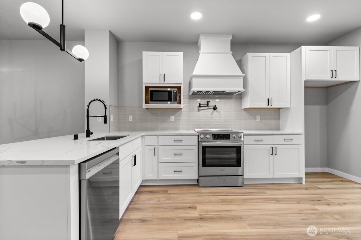 16823 Alder Way #E6, Lynnwood, WA 98037