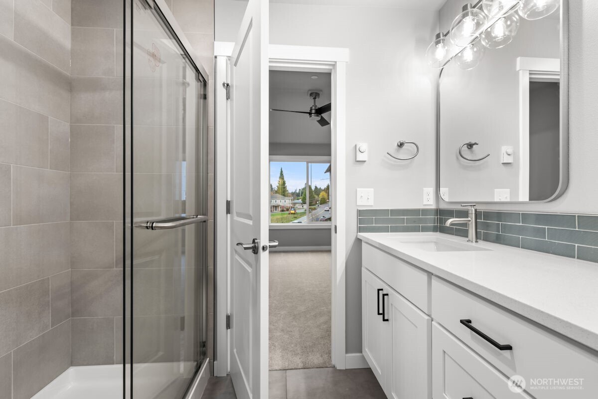 16823 Alder Way #E6, Lynnwood, WA 98037