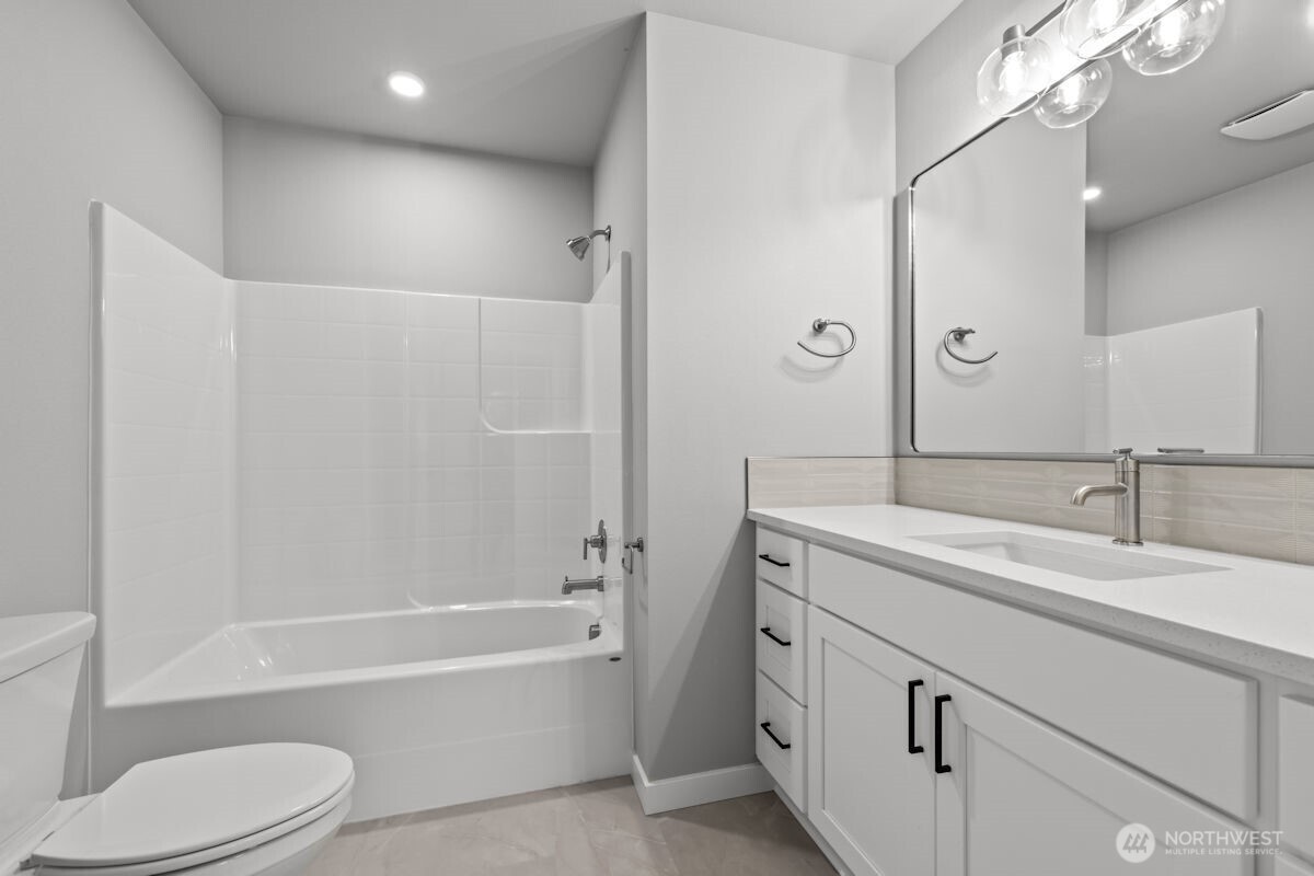 16823 Alder Way #E6, Lynnwood, WA 98037