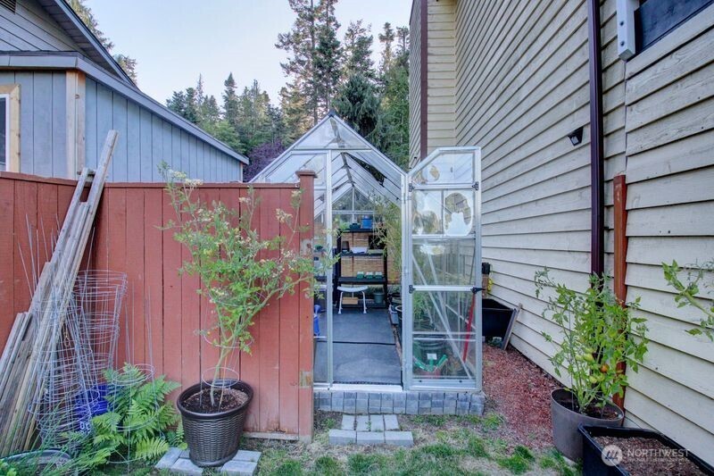 6127 Parkside Drive , Anacortes, WA 98221