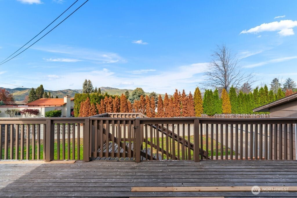3010 NW Cascade Avenue , East Wenatchee, WA 98802