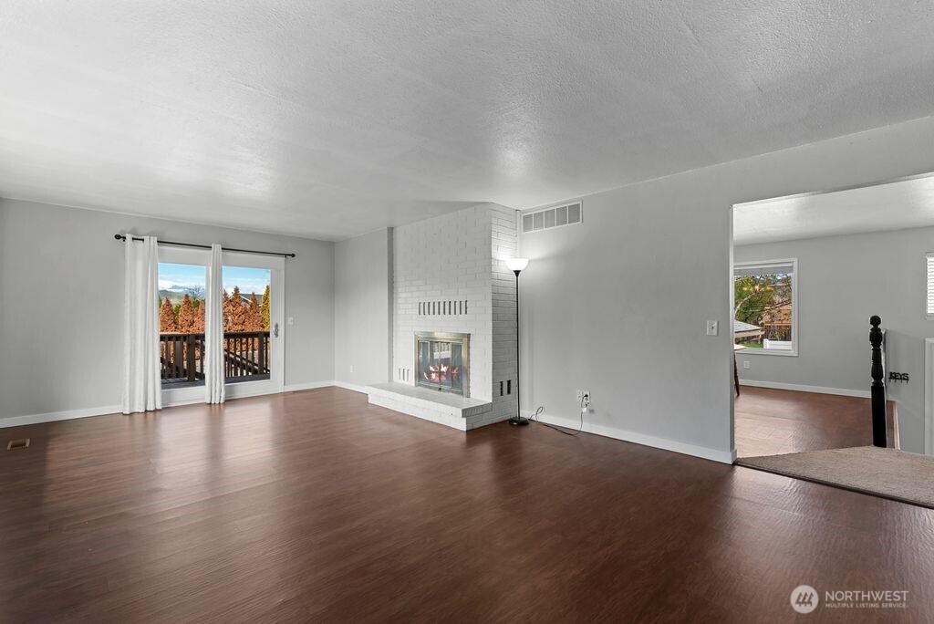 3010 NW Cascade Avenue , East Wenatchee, WA 98802