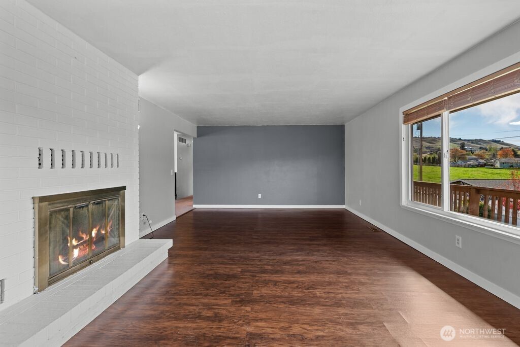 3010 NW Cascade Avenue , East Wenatchee, WA 98802