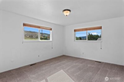 3010 NW Cascade Avenue , East Wenatchee, WA 98802 - Photo 5
