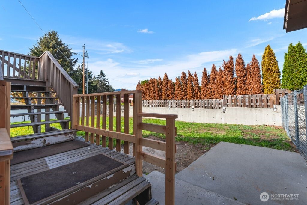 3010 NW Cascade Avenue , East Wenatchee, WA 98802