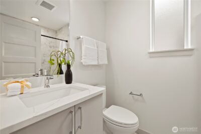 7013 9th Avenue NE, Seattle, WA 98115 - Photo 15