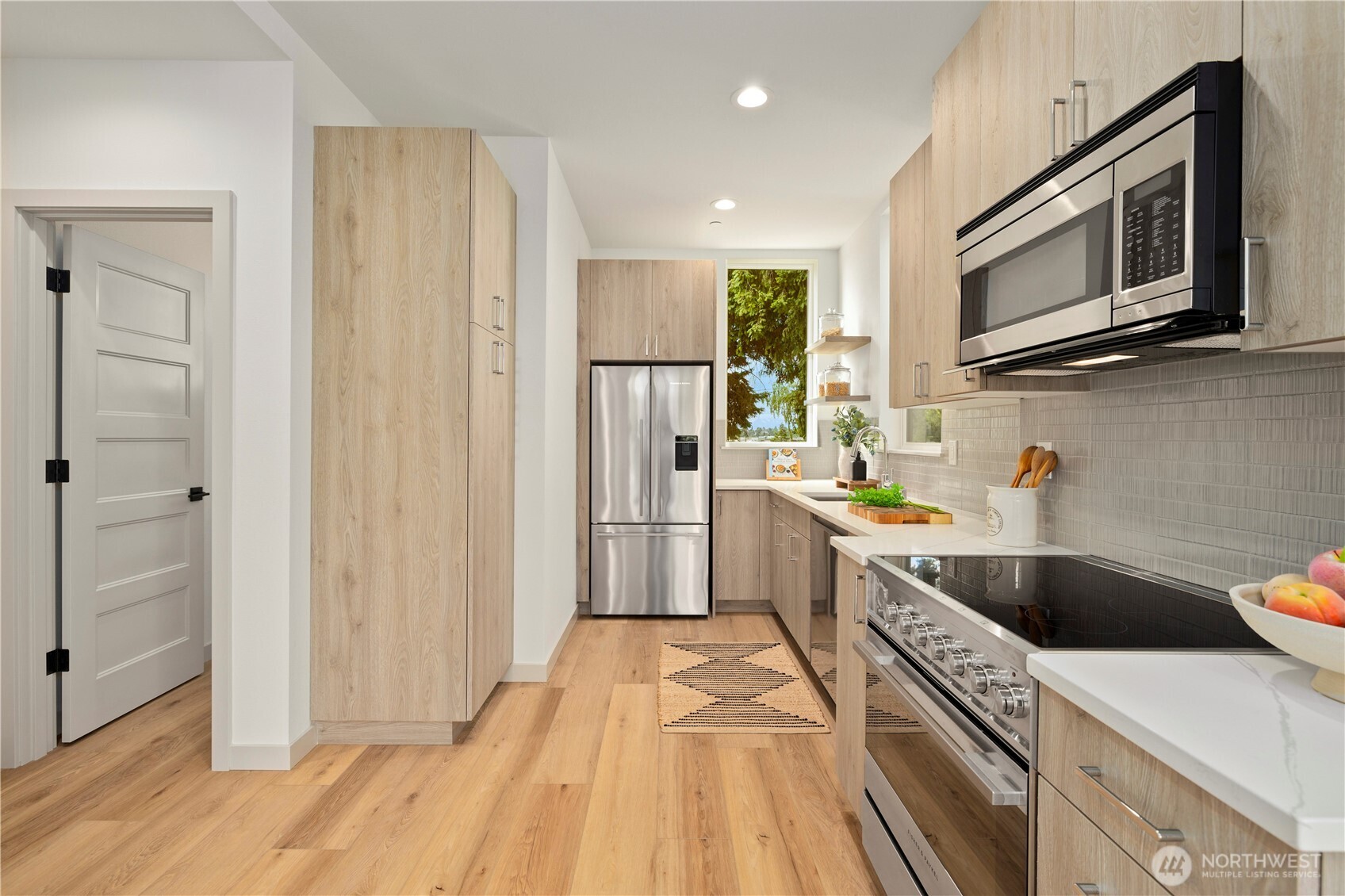 7013 9th Avenue NE, Seattle, WA 98115