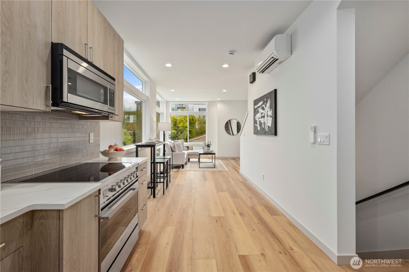 7013 9th Avenue NE, Seattle, WA 98115