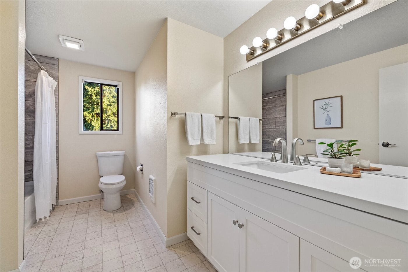 710 Bay Front Lane , Oak Harbor, WA 98277