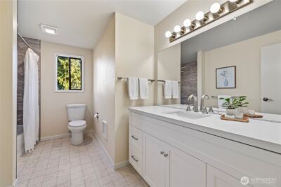 710 E Bay Front Lane , Oak Harbor, WA 98277 - Photo 13