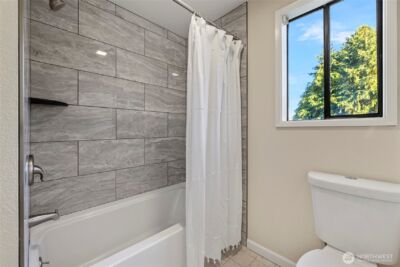 710 E Bay Front Lane , Oak Harbor, WA 98277 - Photo 14