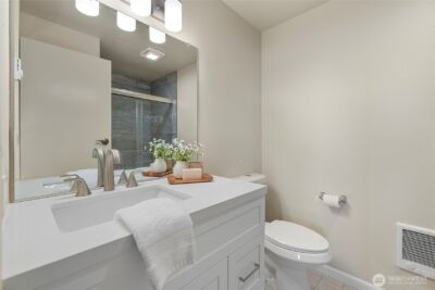 710 E Bay Front Lane , Oak Harbor, WA 98277 - Photo 23