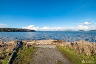 710 E Bay Front Lane , Oak Harbor, WA 98277 - Photo 31