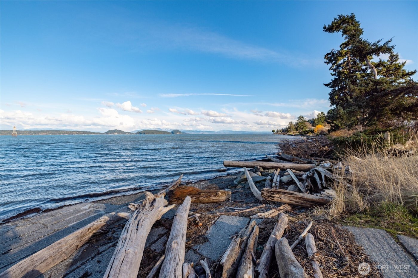 710 Bay Front Lane , Oak Harbor, WA 98277