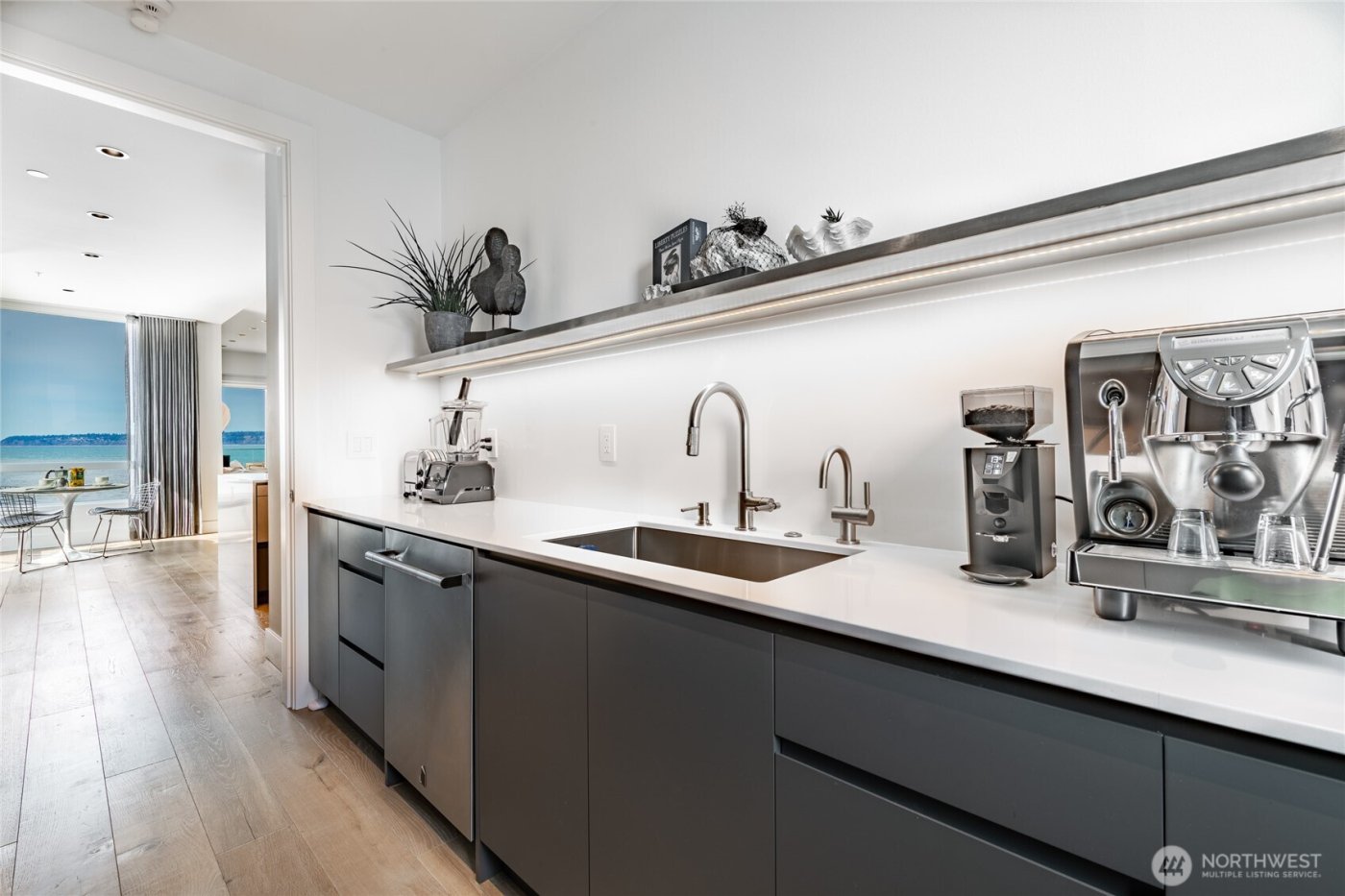 9545 Semiahmoo Parkway #201, Blaine, WA 98230