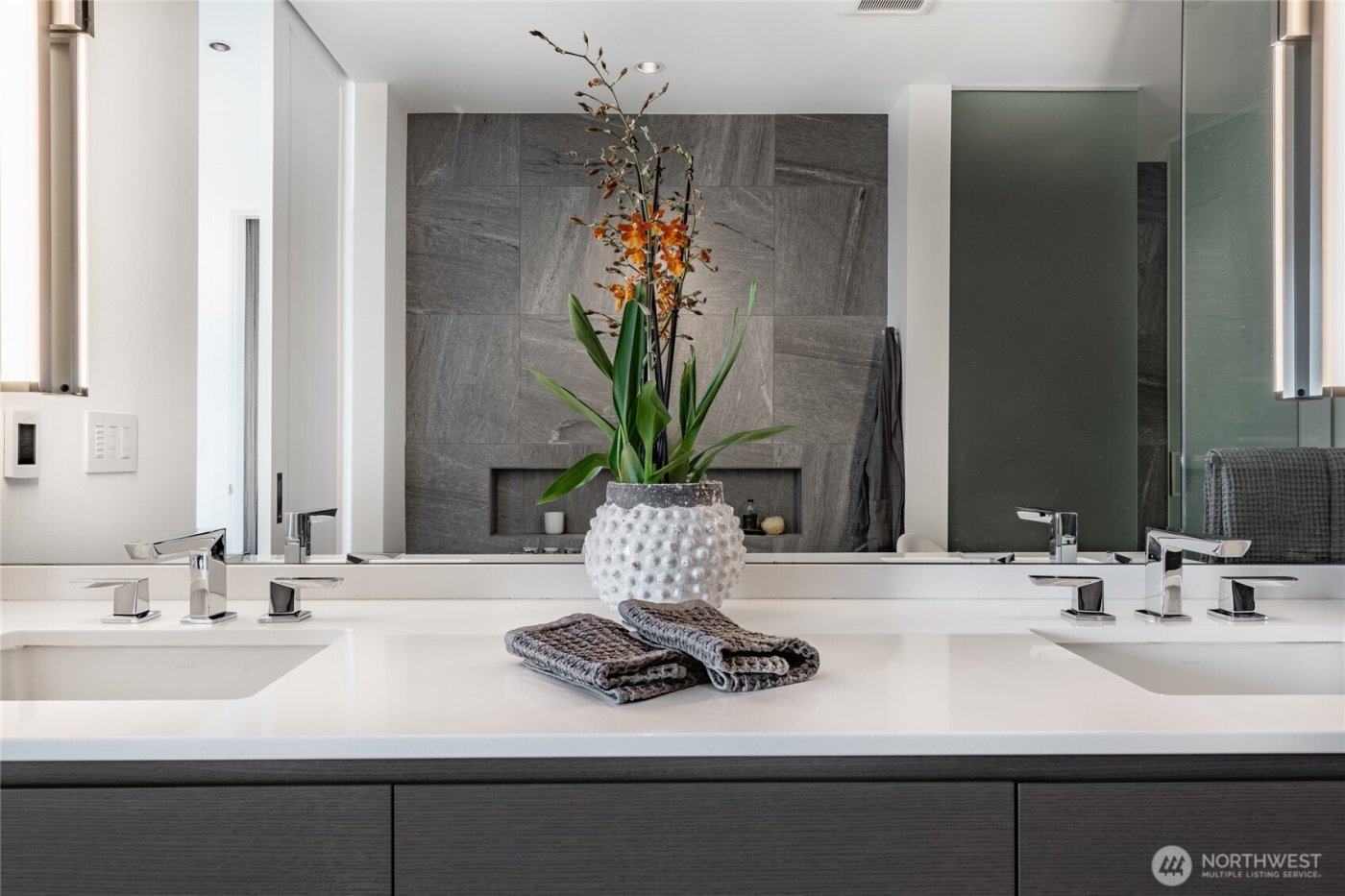 9545 Semiahmoo Parkway #201, Blaine, WA 98230