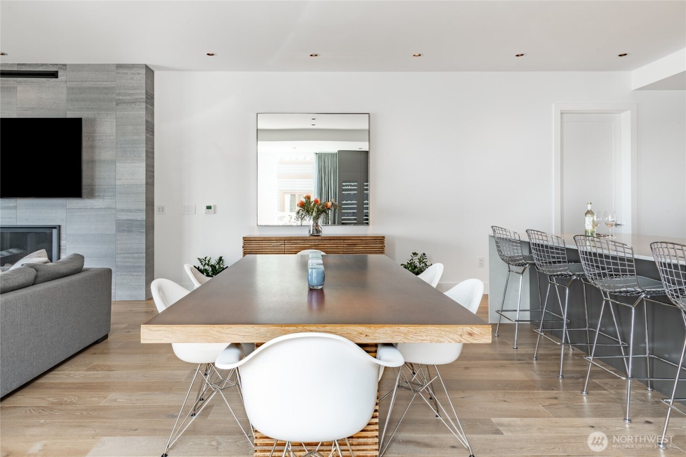 9545 Semiahmoo Parkway #201, Blaine, WA 98230