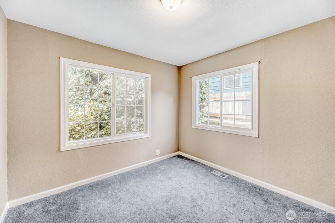 9004 218th Street SW, Edmonds, WA 98026