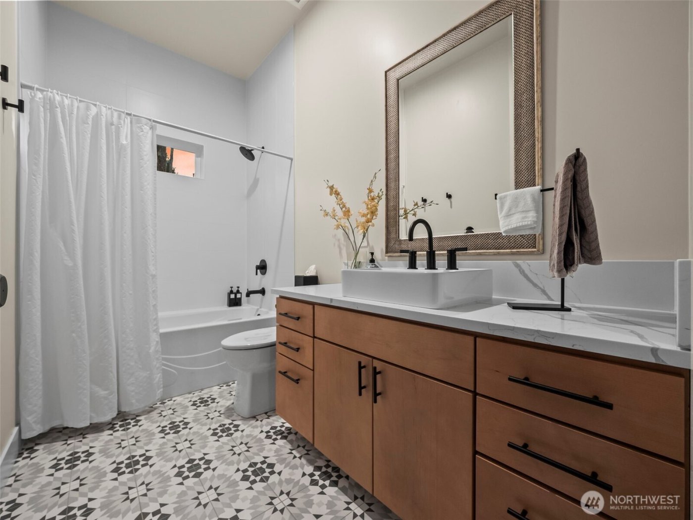 31 E Westwood Lane E, Union, WA 98592