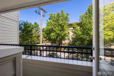 232 Belmont Avenue E #202, Seattle, WA 98102 - Photo 15